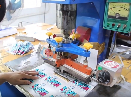 How to Make 3D TPU Badge Emblem Embossing Machine High Frequency TPU LOGO Patches Making Equipment With Training